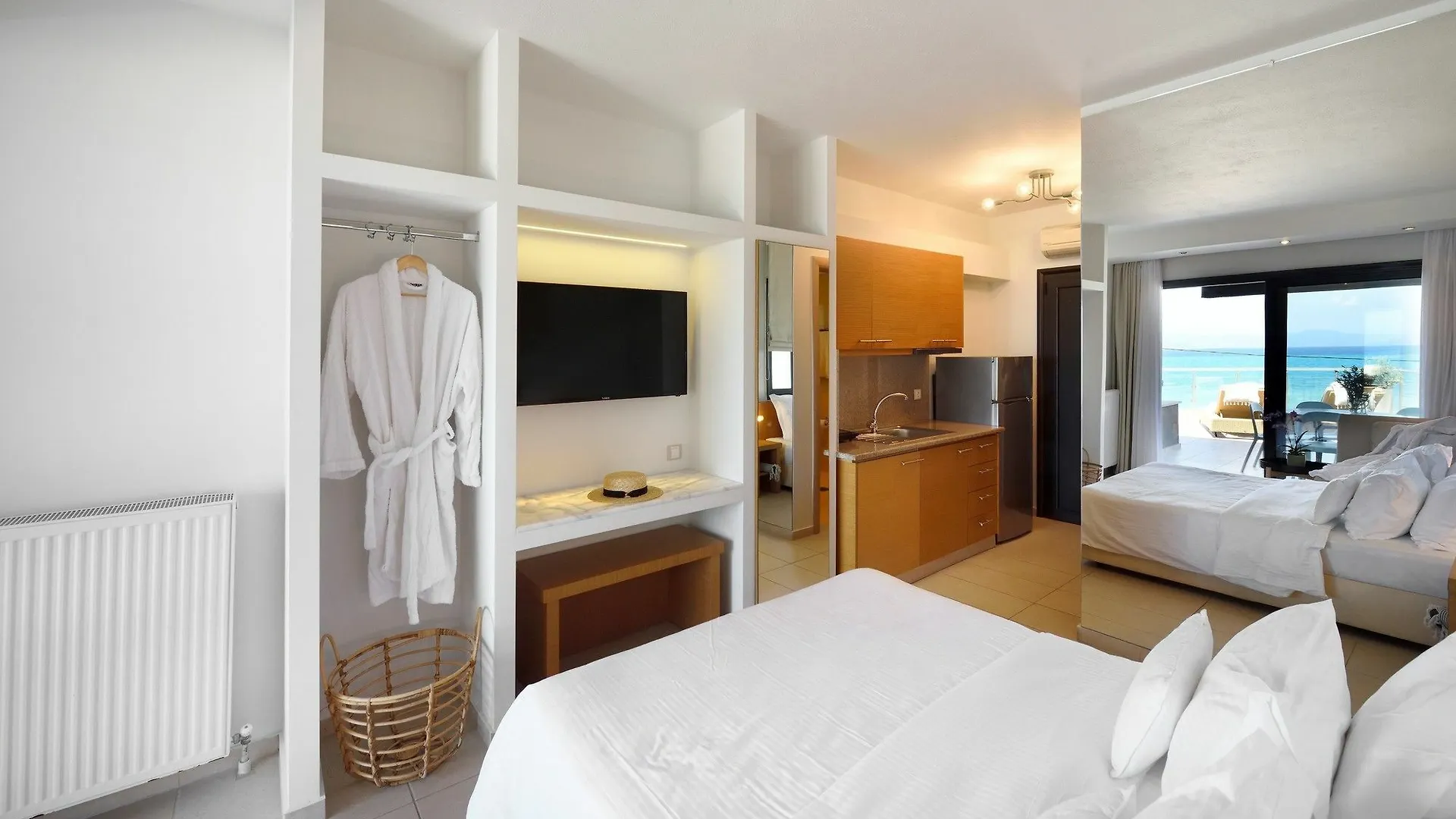 Adriana Beach Pefkochori 0*,