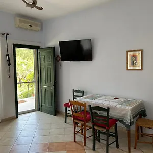 Orange Tree Garden Apartment